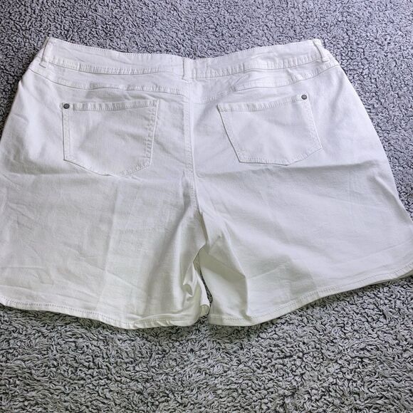 Beautiful White Sz 20W Stretchy High Waisted Shorts - Picture 10 of 11